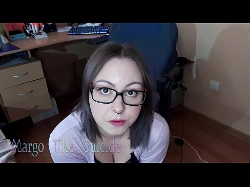 ❤️ Ọmọbinrin ti o ni gbese pẹlu awọn gilaasi buruja Dildo jinna lori Kamẹra ☑ Iwa onihoho furo ❌️❤